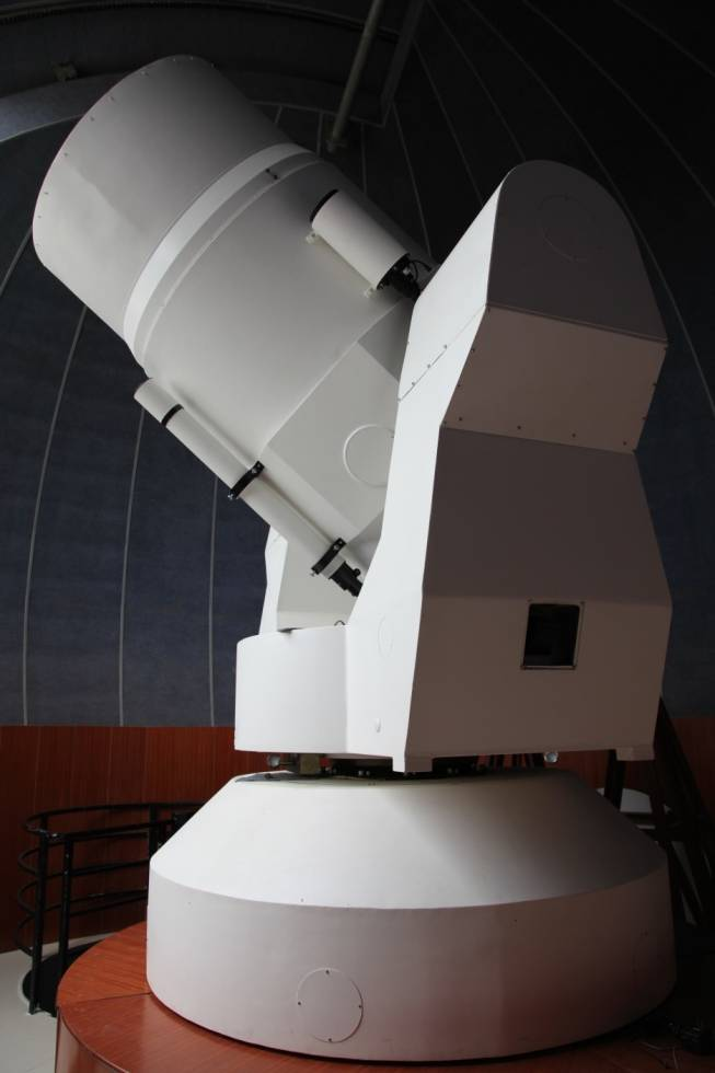 1米固定式激光測距望遠(yuǎn)鏡